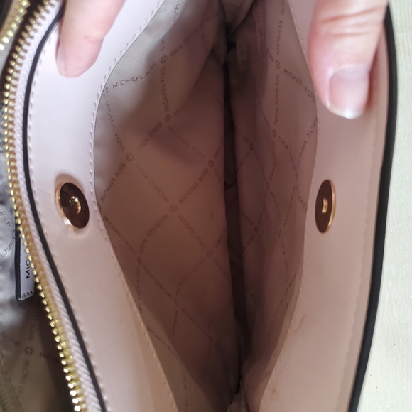 Michael Kors purse - Picture 7 of 7
